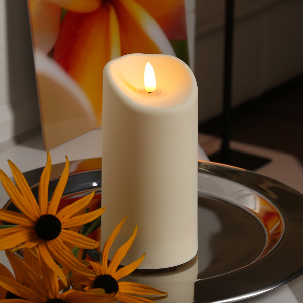 LED Stumpenkerze - Kunststoff - 3D Flamme - H: 17,5cm - D: 7,5cm - Timer - für Innen/Außen - creme
