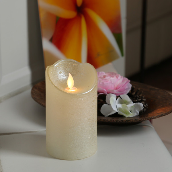 LED Kerze mit beweglicher Flamme - Rustik-Optik - Echtwachs - Timer - H: 12,5cm - D: 7,5cm - creme