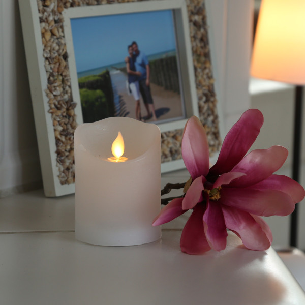 LED Kerze mit beweglicher Flamme - Rustik-Optik - Echtwachs - Timer - H: 10cm - D: 7,5cm - weiß