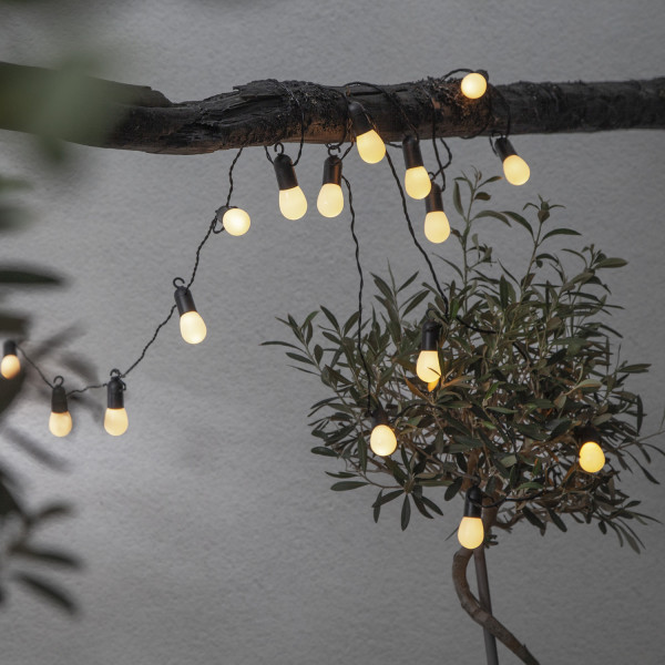 LED Partylichterkette - 16 kleine milchig weiße Kugeln - L: 4,5m - schwarzes Kabel - outdoor